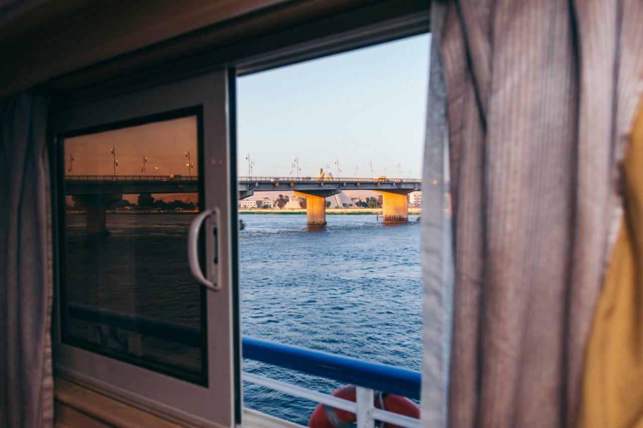 Hotel Ship Queen Isis Elminya Al-Minya Exterior foto