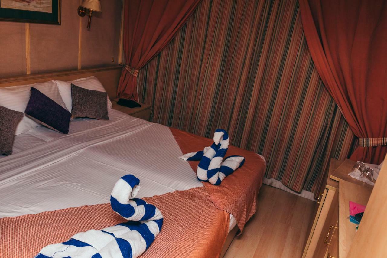 Hotel Ship Queen Isis Elminya Al-Minya Exterior foto